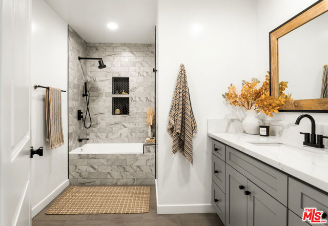 3627 W 64th Street, Los Angeles CA: https://media.crmls.org/mediaz/3c3407a2-d888-43a4-806a-62085e564928.jpg