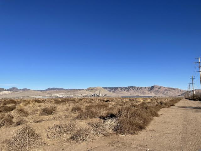 20028 Tehachapi Willow Springs Road, Tehachapi CA: https://media.crmls.org/mediaz/3c342daf-97a9-4f7f-a2e9-0b0601795324.jpg