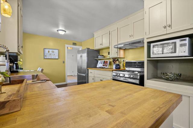910 Monica Lane, Campbell CA: https://media.crmls.org/mediaz/3c34de13-7f47-4681-8964-7098155de76b.jpg