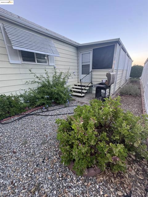 137 Zartop, Oakley CA: https://media.crmls.org/mediaz/3c35d8e7-5dd4-404e-8dd5-54fb2fe3f017.jpg
