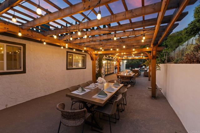 1920 Glennaire Drive, Escondido CA: https://media.crmls.org/mediaz/3c35dd23-e368-4511-840a-060719ffe21a.jpg