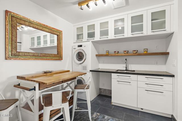 1417 Foothill Road, Ojai CA: https://media.crmls.org/mediaz/3c3694cb-743f-467f-93c6-d434bcde018f.jpg