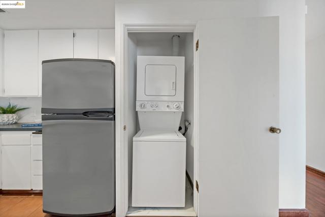 3501 35Th Ave, Oakland CA: https://media.crmls.org/mediaz/3c36b8fa-5dfd-48c6-becd-b7db8e13a9a7.jpg