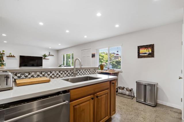 1435 Ruby Court, Capitola CA: https://media.crmls.org/mediaz/3c36c57d-e9e2-47f8-bcd7-4545b2267abf.jpg