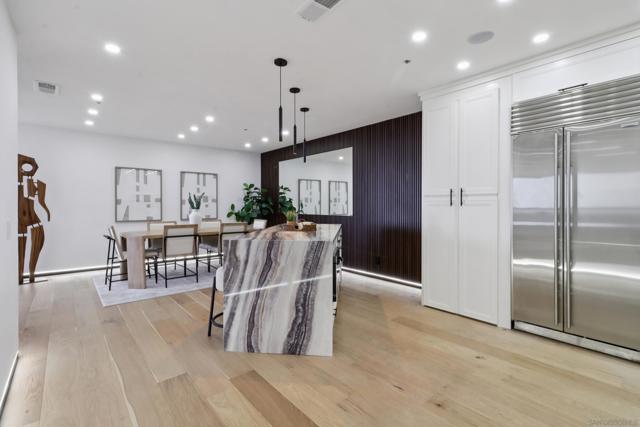 700 Front St, San Diego CA: https://media.crmls.org/mediaz/3c36e6c5-3219-43b1-a54e-5d8c82e832d7.jpg