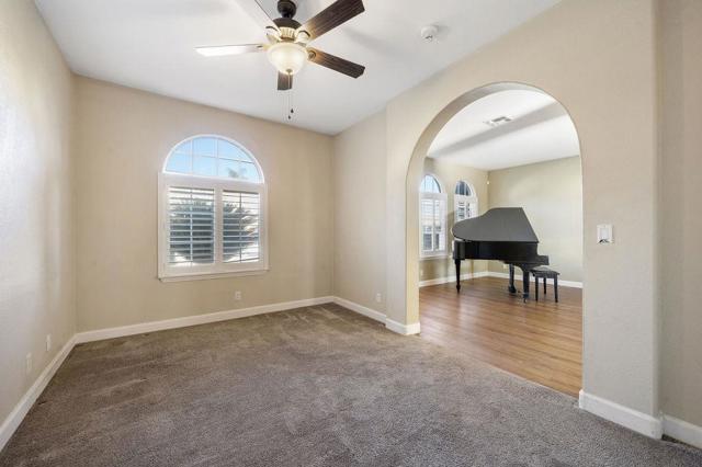 11447 Mirage Drive, Chowchilla CA: https://media.crmls.org/mediaz/3c37a9e1-60d1-48a7-8b1e-2af9adf07b81.jpg