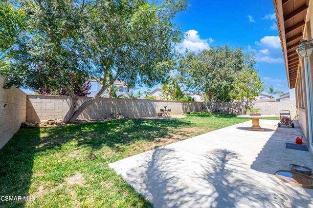 1633 Lola Way, Oxnard CA: https://media.crmls.org/mediaz/3c37f97a-c164-4cb4-bb1a-b2b6e8804722.jpg