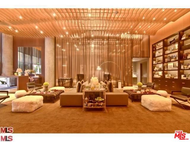 6250 Hollywood Boulevard, Los Angeles CA: https://media.crmls.org/mediaz/3c383185-682a-4871-ab99-6f204b1560fd.jpg