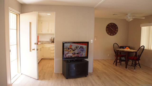 955 Howard Ave, Escondido CA: https://media.crmls.org/mediaz/3c38335f-946b-4d27-8a9c-b7ac66ff17fb.jpg