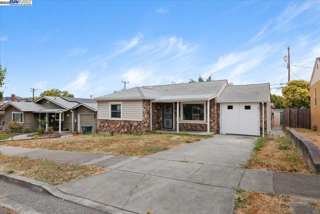 568 Jennings Ave, Vallejo CA: https://media.crmls.org/mediaz/3c3925dd-acac-4a6f-8614-b09853b9e7b7.jpg
