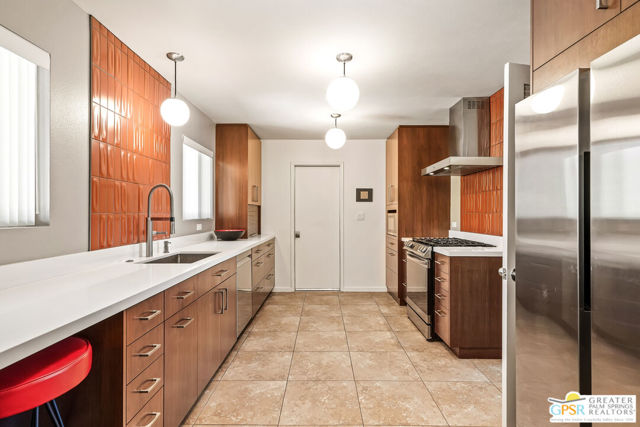 2072 S Bobolink Lane, Palm Springs, CA 92264