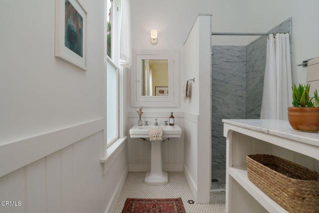 399 W Center Street, Ventura CA: https://media.crmls.org/mediaz/3c39bc38-53a2-458e-af55-2273403f1d71.jpg