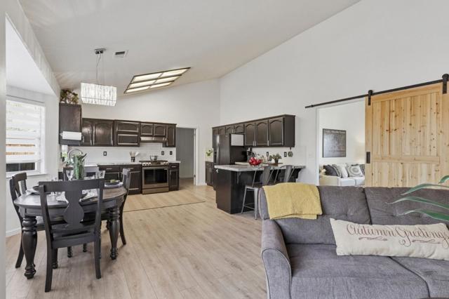 1680 El Camino De Vida, Hollister CA: https://media.crmls.org/mediaz/3c39d401-4b54-4c83-8d51-8d5d619d1a5c.jpg