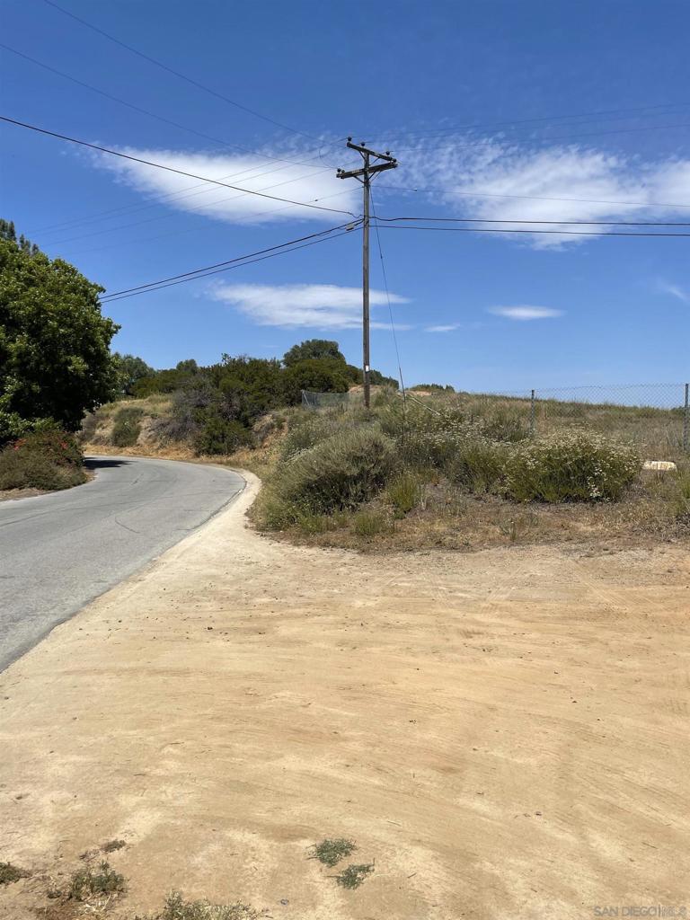 MLS #250029848SD img 3