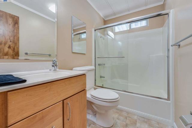 132 Jiminez, Hayward CA: https://media.crmls.org/mediaz/3c3ae06e-d8f8-4407-b8e7-f10b903e0fbf.jpg