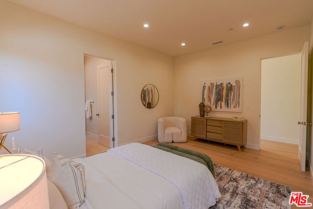 4936 Coolidge Avenue, Culver City CA: https://media.crmls.org/mediaz/3c3af027-cf8e-4512-bc84-f7c5cc765133.jpg