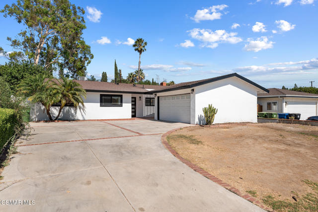 9800 Geyser Avenue, Northridge CA: https://media.crmls.org/mediaz/3c3b02fb-1a1f-4bc3-a553-37260b496145.jpg