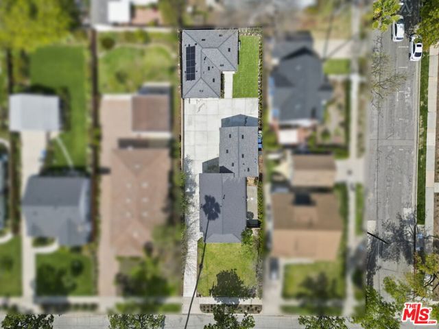 1563 E Elizabeth Street, Pasadena CA: https://media.crmls.org/mediaz/3c3b0988-4494-47b3-95e3-d16067b8b860.jpg