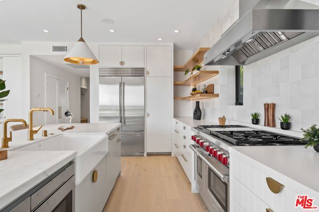 13048 Rose Avenue, Los Angeles CA: https://media.crmls.org/mediaz/3c3b2827-4582-4487-bf2b-4c5d4d5ea5be.jpg