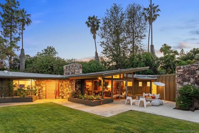 4936 Alzeda Drive, La Mesa CA: https://media.crmls.org/mediaz/3c3be7a5-7592-430e-b384-ad544c8e50c2.jpg