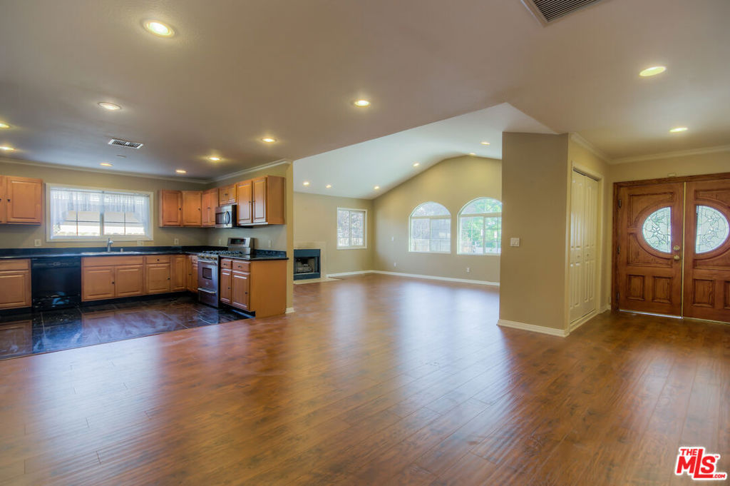 5415 Fallbrook Avenue