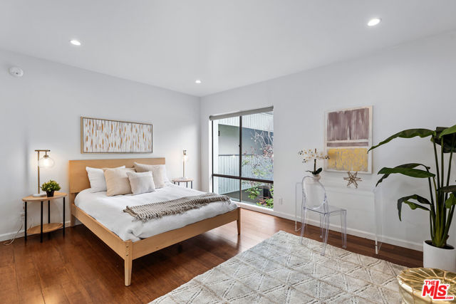 1887 Greenfield Avenue, Los Angeles CA: https://media.crmls.org/mediaz/3c3d5bc5-ed7f-4a86-866f-80e146c75079.jpg