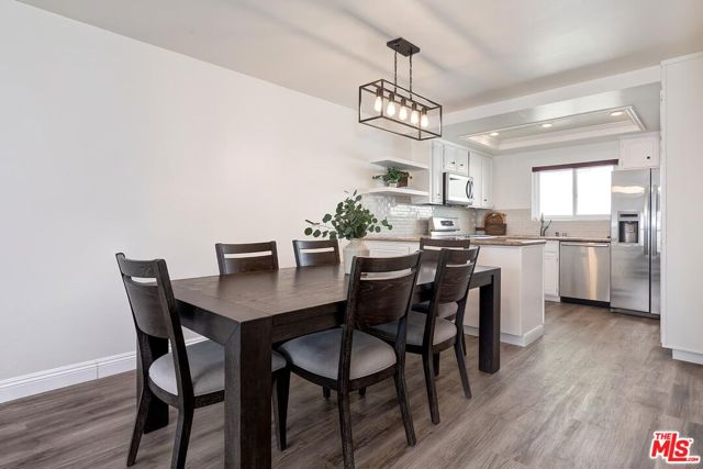 14332 Dickens Street, 10 photo 8