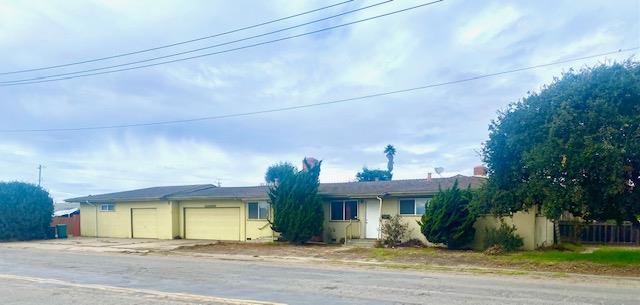11099 Blackie Road, Castroville CA: https://media.crmls.org/mediaz/3c3f04c7-ffbb-4dbf-b573-6f572caa8852.jpg