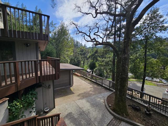 21386 Sunnyside Road, Los Gatos CA: https://media.crmls.org/mediaz/3c3f4f85-c562-4fec-89f9-d58300f97fd8.jpg