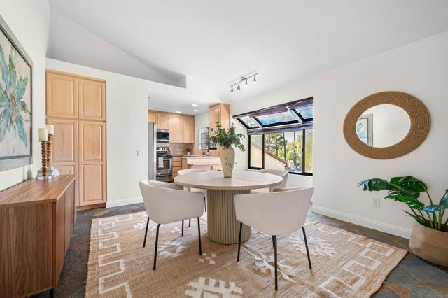 Detail Gallery Image 2 of 19 For 3150 Avenida Alcor, Carlsbad,  CA 92009 - 2 Beds | 2 Baths