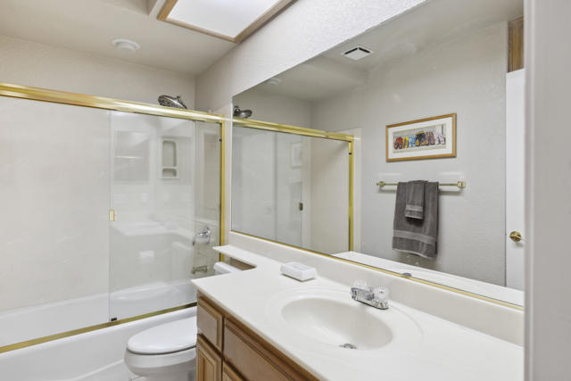 48538 Via Amistad, La Quinta CA: https://media.crmls.org/mediaz/3c3fde78-a278-4a61-a307-87a938d014ee.jpg