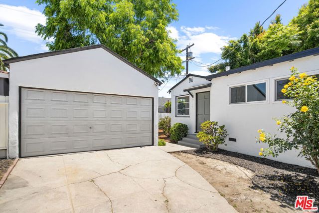 3340 Cardiff Avenue, Los Angeles CA: https://media.crmls.org/mediaz/3c404f79-a89d-4127-96ed-d07dba64b5d0.jpg