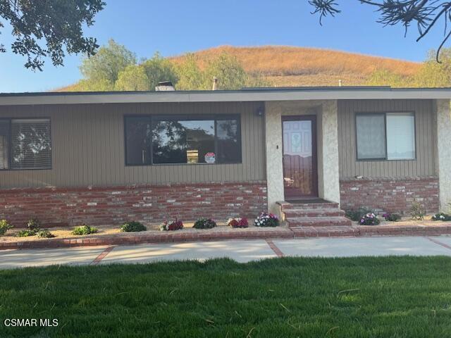2485 Hillcrest Drive, Thousand Oaks CA: https://media.crmls.org/mediaz/3c405ac8-331e-4838-a499-63853da040af.jpg
