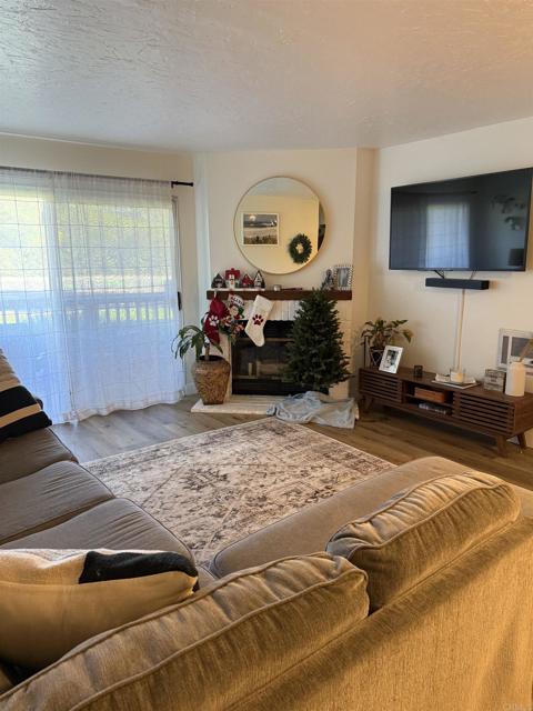 Detail Gallery Image 2 of 16 For 7704 Caminito Tingo #102,  Carlsbad,  CA 92009 - 2 Beds | 2 Baths