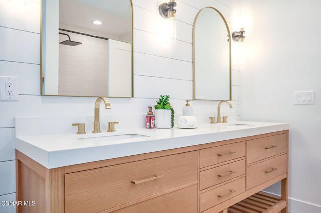 674 Lautrec Court, Thousand Oaks CA: https://media.crmls.org/mediaz/3c4183ca-3413-4a79-a7ac-ac4f29898e79.jpg