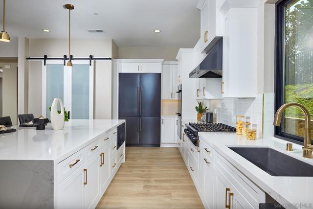 1755 Calle Catalina, Escondido CA: https://media.crmls.org/mediaz/3c419069-fa46-48a7-becf-00580524c260.jpg