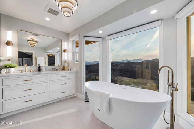 1660 Valecroft Avenue, Westlake Village CA: https://media.crmls.org/mediaz/3c41ef5d-0521-4b88-a0d2-ba49399e49b3.jpg