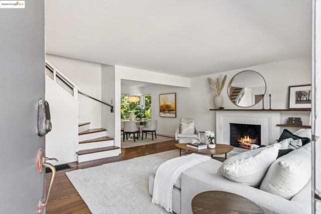 4479 Elinora Ave, Oakland CA: https://media.crmls.org/mediaz/3c41f3c7-e1f0-4ea8-a6d0-0618960c4766.jpg