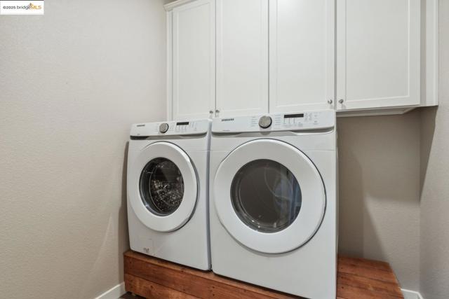 2242 Park PL, Rio Vista CA: https://media.crmls.org/mediaz/3c42a1aa-3f3e-4b4f-bf74-ddbe2ca4469d.jpg