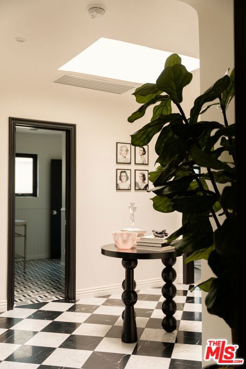 236 S Reeves Drive, Beverly Hills CA: https://media.crmls.org/mediaz/3c4362ad-897f-47c3-9398-8dfed36d4ae3.jpg