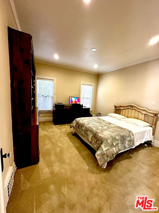 10736 Ashton Avenue, Los Angeles CA: https://media.crmls.org/mediaz/3c4499a2-9e4e-4310-aebc-d1e3c379743e.jpg