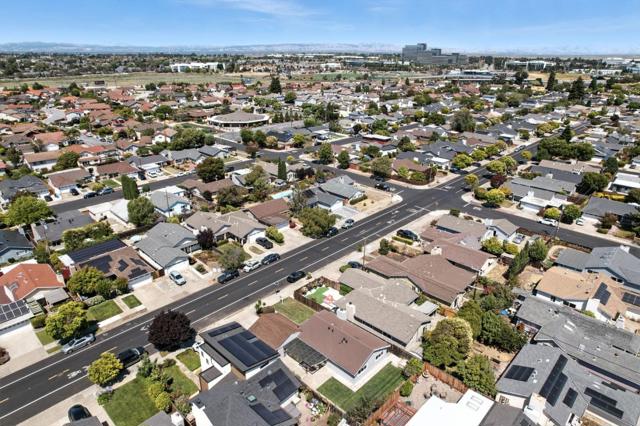 417 Hiller Street, Belmont CA: https://media.crmls.org/mediaz/3c4499e9-3a22-4491-8cba-d07c01f8ce0d.jpg