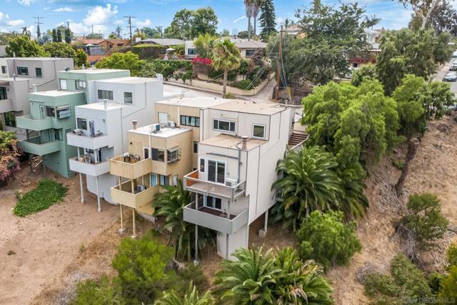 1449 Edgemont St, San Diego CA: https://media.crmls.org/mediaz/3c449bbb-6a1a-4269-9f65-e5db4bc45791.jpg