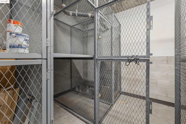 428 Alice Street, Oakland CA: https://media.crmls.org/mediaz/3c44d8f8-f472-42f2-9e6f-cd323455ab88.jpg