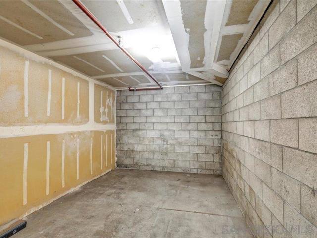 8641 Via Mallorca, La Jolla CA: https://media.crmls.org/mediaz/3c44ec67-4617-44eb-8c43-9df04e986a53.jpg