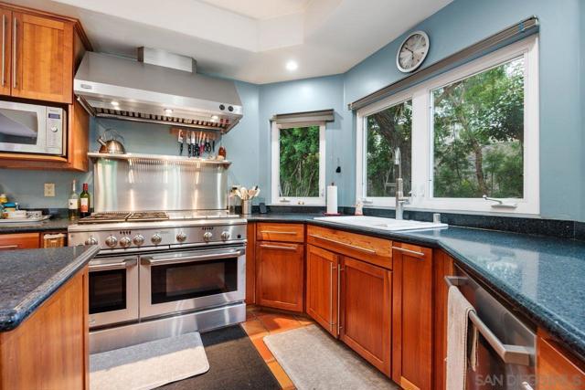 Image 13 of 50 For 2238 Oceanview Rd