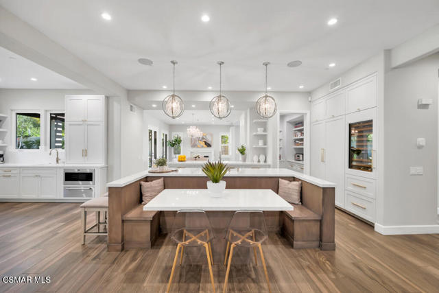 5715 Calais Court, Calabasas CA: https://media.crmls.org/mediaz/3c452c42-376f-4c41-8a6e-c37eb27e2a38.jpg