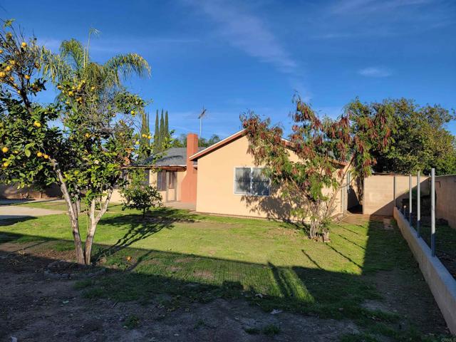 Detail Gallery Image 3 of 20 For 13713 Deer Hill Pl., Moreno Valley,  CA 92553 - 4 Beds | 2 Baths