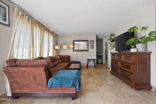 657 Sheridan Way, Ventura CA: https://media.crmls.org/mediaz/3c465f8c-d419-4005-9d8d-2c057d4a37ec.jpg