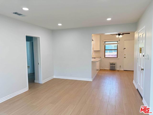 4125 West Toluca Lake Avenue photo 7